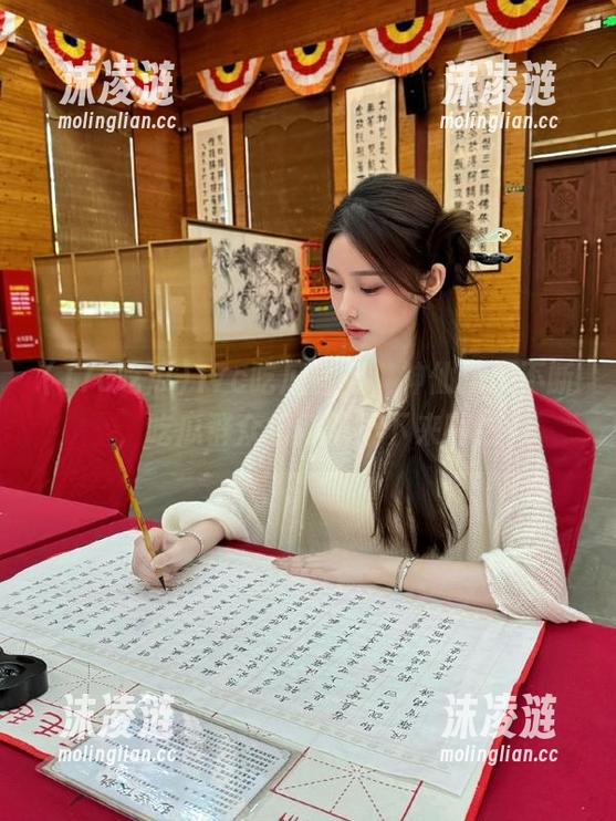 17c吃瓜 17c吃瓜官网,神仙操作不断,吃瓜群众看得停不下来啊!
