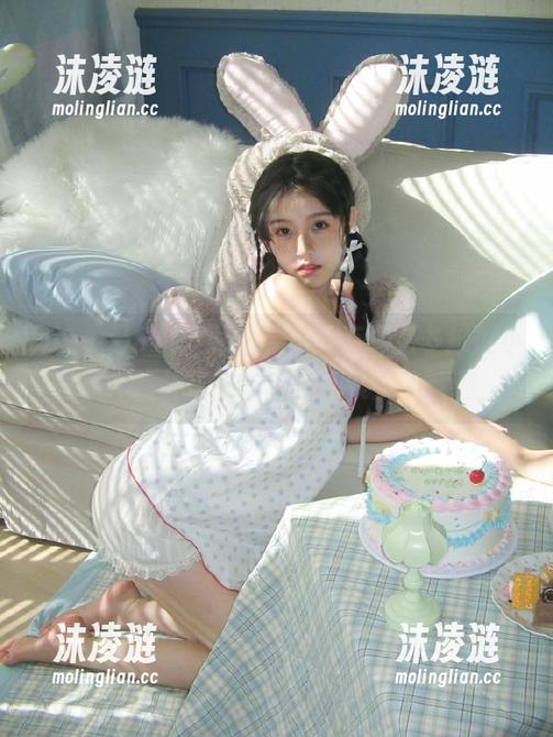 51cg 51cg网站,居然有那么多推理小能手?我只是来吃瓜的,误入了谜局。