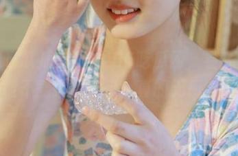 就想登录66吃瓜网，看会儿瓜，能不能摆脱沮丧，真的无所谓了。