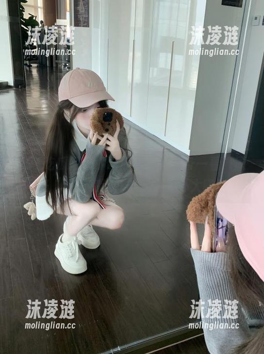 91吃瓜网站：转身一看，原来“站”在这儿的都是八卦大咖！