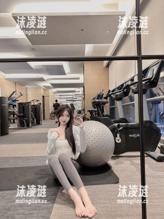 翻91黑料社区官网，看完之后我默默给所有瓜都点了个赞…