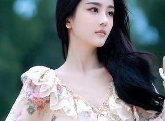在www.吃瓜导航里，瓜可不是唯一的主角，顺便带上些“八卦调味料”嘛！