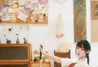今日份黑料分享：五一吃瓜网站火得不行，这裤子还没穿好就看了！