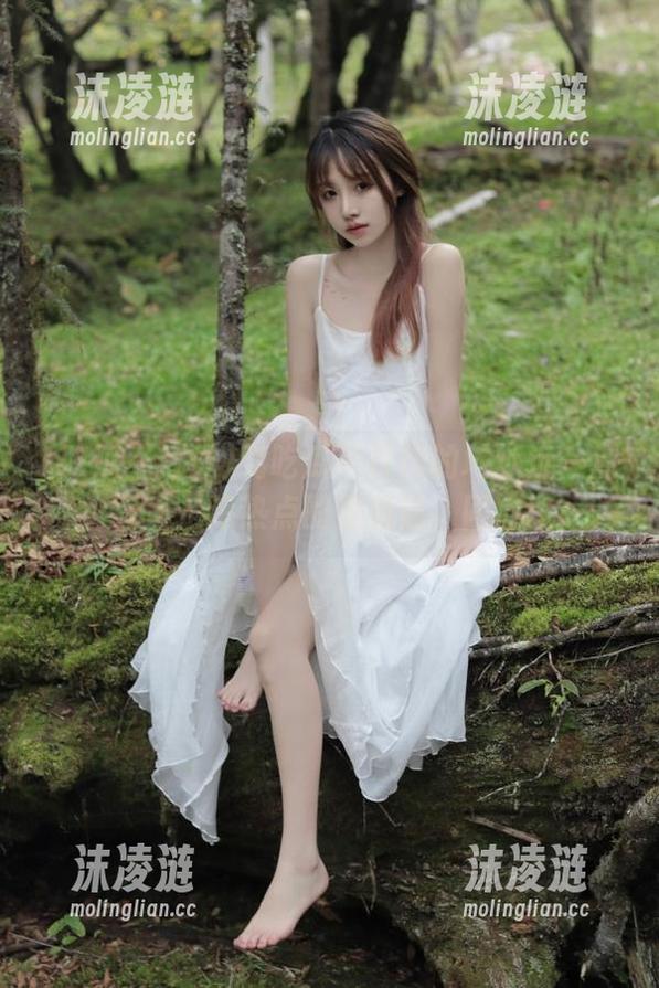 离吃瓜不打烊的地址近一点，简直是追热点的便利贴，回血ing