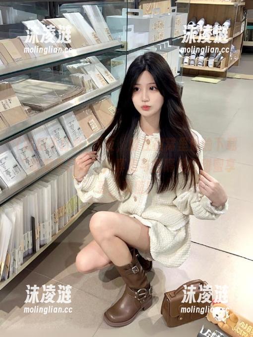 深夜，躲在被窝里偷偷下载“吃瓜不打烊”，真是与世隔绝的甜蜜享受，真值！