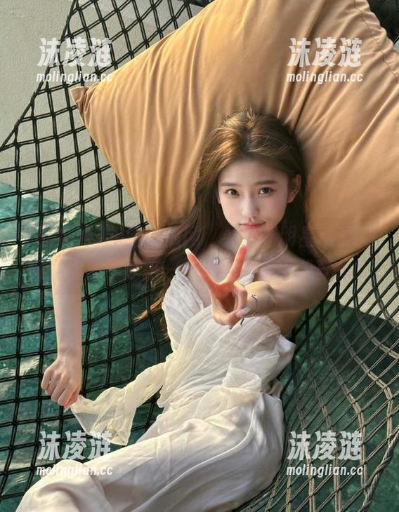跑到吃瓜网，看最新明星动态，保证你永不迷路——只要不关手机就行！