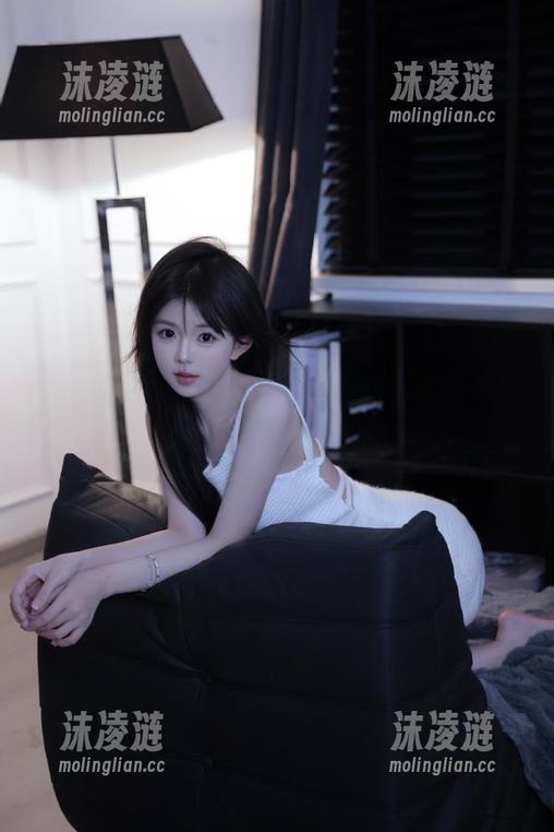 链接明星黑料网站，心里不停冒出“真香”的想法。