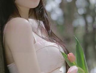 网页小剧场：海角吃瓜视频带来的意外欢乐！