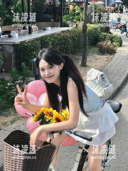 网曝吃瓜 网曝吃瓜:这段互动还挺有意思,我得“收藏”一波,别让偶像回应你不到!