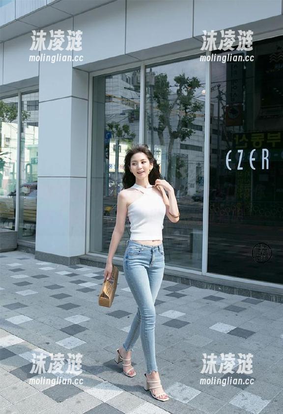 轻松一“点”，传送门带你进入黑料不打烊的世界，过过瘾吧