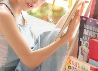 正在纠结我该不该继续在“黑料不打烊”视频入口停留，啊，这种选择题让我好为难