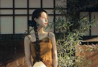 万里长征黑料不打烊app：06号瓜让我体会到幽默与黑暗的完美交融。
