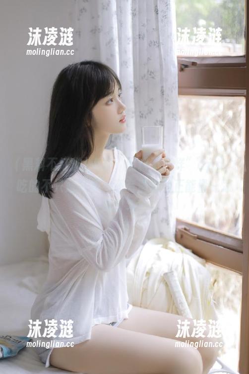 黑料不打烊 点开“黑料不打烊”app,吃的不只是八卦,还有满满的正能量~凉风习习!