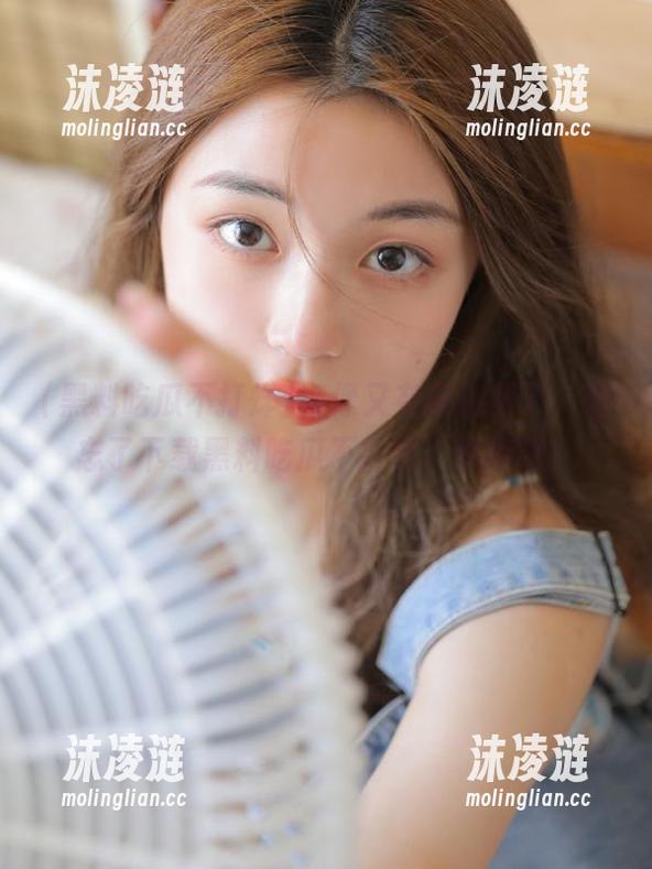 黑料吃瓜不打烊 好像又有新视频了,别忘了下载黑料吃瓜不打烊,燃烧吧!