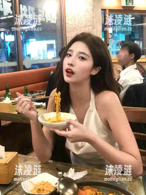 黑料吃瓜网 真有趣,黑料吃瓜网网址有新消息,前几天那个网红竟然……啧啧!