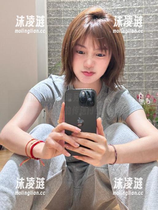 走进另一个世界，万篇长征黑料正能量的传送门引发的思考