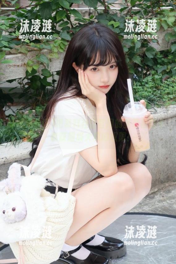 黑料社区 把黑料社区官网的登录框打卡,收获超级大瓜的权限!