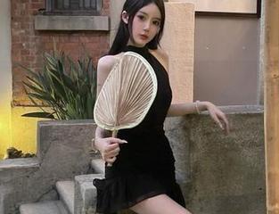 黑料社区app：链接瓜田李下的八卦世界，果真千奇百怪！