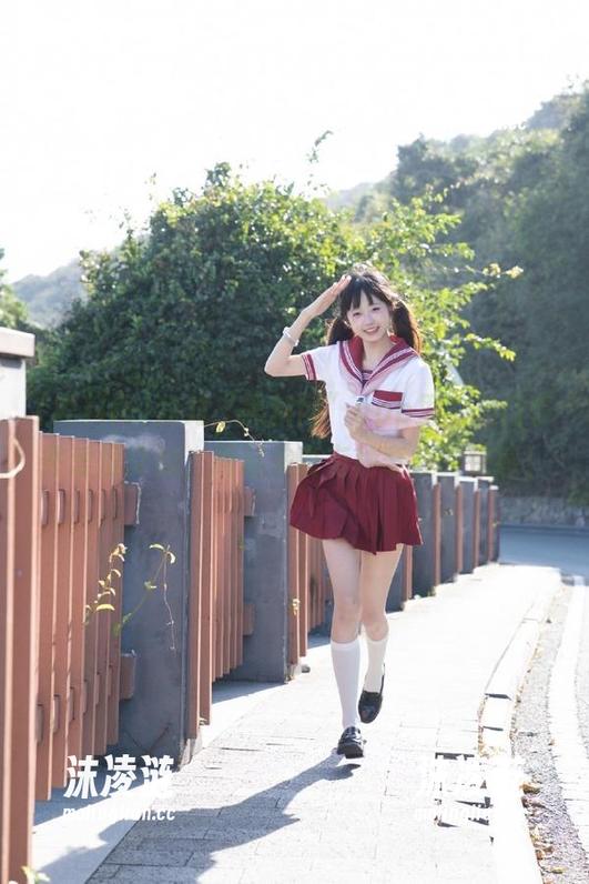 我对“黑料网”app里的热门事件爱恨交加，刷起来真有种奇妙的快感！